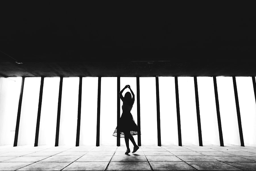 baila sola lyrics